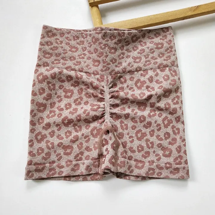 Pantalones cortos con estampado de leopardo para mujer, mallas ajustadas sin costuras, cintura alta, levantamiento de glúteos, pantalones cortos de punto de alta elasticidad para gimnasio, correr y yoga - 1