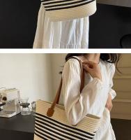 Bolso de estilo francés para mujer, gran capacidad, nuevo bolso versátil de hombro tejido de paja, bolso de mano para vacaciones en la playa - details 9