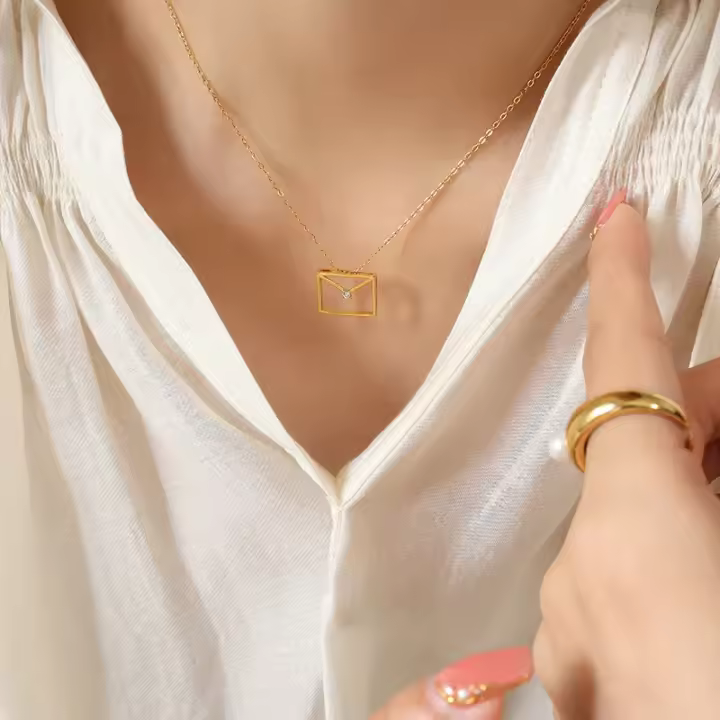 Nuevo collar con colgante en forma de sobre, joyería de lujo chapada en oro con incrustaciones de circonita cuadrada - 1
