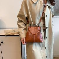 Bolso de hombro elegante con cierre de beso, bolso cruzado de estilo chino Retro de cuero PU, bolso de mujer Vintage de gran capacidad de Color sólido - details 14