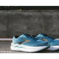 Par de zapatillas para correr, zapatillas ligeras para caminar al aire libre, zapatillas transpirables de malla. - details 4