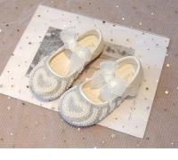 Zapatos con diamantes de imitación para niñas, pajarita de encaje con perlas y corazón grande, vestido plano de princesa a la moda para fiesta de boda, elegante - details 3