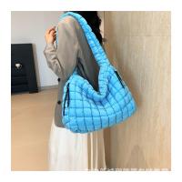 Bolso de hombro tipo bandolera con diseño de nubes plisadas para mujer, bolso de mano de gran capacidad con doble cara y doble tirón - details 62