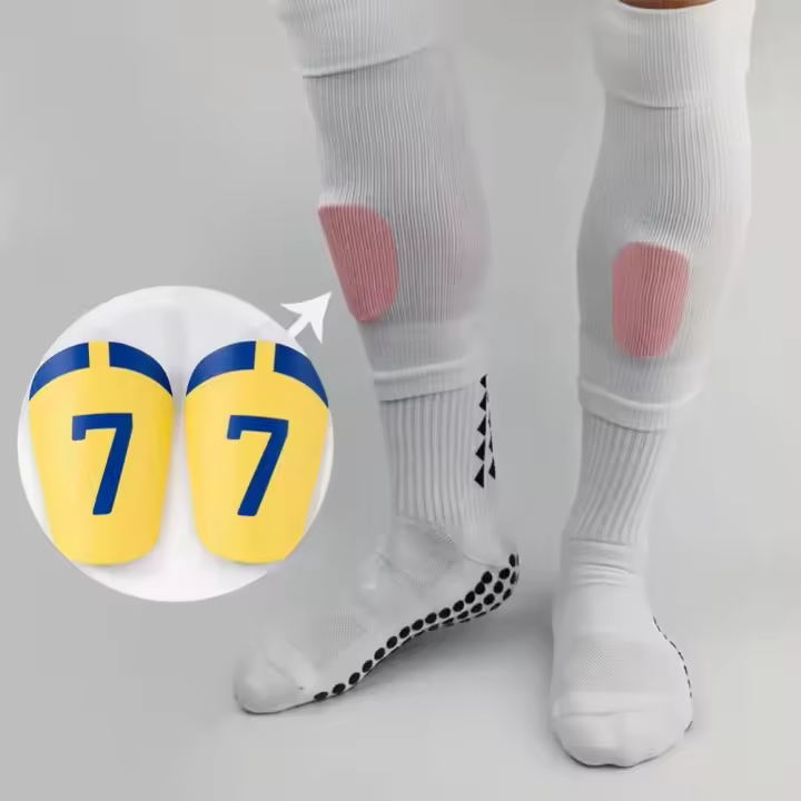 Espinilleras protectoras para piernas de fútbol, ​​espinilleras de entrenamiento ligeras que absorben los golpes, cubierta para piernas, espinilleras de fútbol gruesas EVA - 1