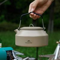 Tetera ultraligera con asa para camping, tetera de metal para paisaje al aire libre, camping y cocina, 1,4 litros - details 6