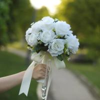 Ramo de flores de seda blanca, alfileres artificiales para novia, accesorios de boda - details 0