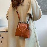 Bolso de hombro elegante con cierre de beso, bolso cruzado de estilo chino Retro de cuero PU, bolso de mujer Vintage de gran capacidad de Color sólido - details 5
