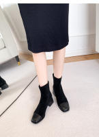 Botas cortas de tacón medio negro simple que combinan con botas de hombre de tacón grueso - details 19