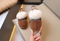 Nuevas zapatillas de invierno para niños con tirachinas de felpa, zapatos informales esponjosos para el hogar de alta calidad y bajo precio, zuecos de cuero 23-32 # - details 2