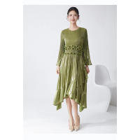 Vestido de otoño e invierno de alta calidad, con mangas acampanadas, falda de longitud media irregular, ajustada, con volantes, - details 8