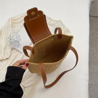 Bolso de hombro grande de paja tejido de estilo vintage francés elegante para mujer: ligero, espacioso y perfecto para vacaciones en la playa, color caqui con detalles marrones - details 3