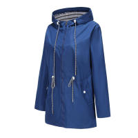Camiseta impermeable con capucha a rayas de manga larga para mujer, longitud media - details 32
