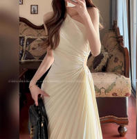 Vestido plisado de acordeón con hombros caídos ahuecados en blanco francés con sensación de alta gama para mujer - details 2