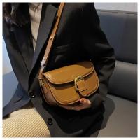 Bolso bandolera elegante de inspiración francesa para mujer: negro elegante, cierre de hebilla, forro de poliéster, accesorio de moda para hombro y axila, lindo bolso de hombro - details 3