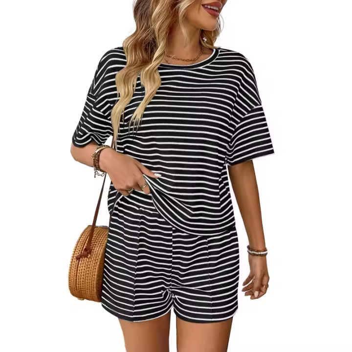 Ropa de Mujer Verano Nuevo Conjunto Deportivo de Shorts Casuales de Moda a Rayas de Punto para Mujer - 1