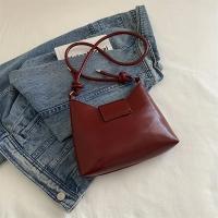 Bolso Cruzado Elegante y Minimalista Estilo Mariposa en el Hombro Rojo Bolso de Moda para Mujeres - details 7