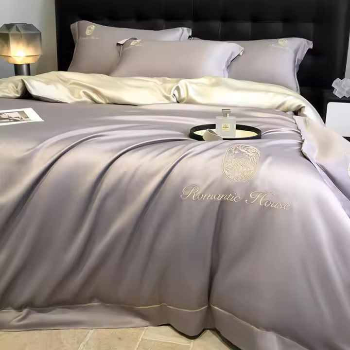 Juego de cama de alta gama para dormir desnudo, juego de sábanas de cuatro piezas de seda helada, funda de edredón sedosa nueva, sensación de verano 2025 - 1