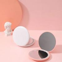 Espejo de maquillaje plegable LED para mujer, Mini espejo de bolsillo pequeño, efecto luminoso rosa y blanco - details 4