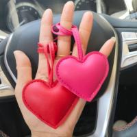 LLavero de corazón de cuero PU de moda, llavero de coche, colgador de cuero PU de amor, colgante de bolso de 14 colores a la moda para hombres - details 8