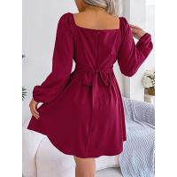 Vestido de verano 2025 para mujer con cuello cuadrado, volantes, cintura ajustada y color sólido. - details 11