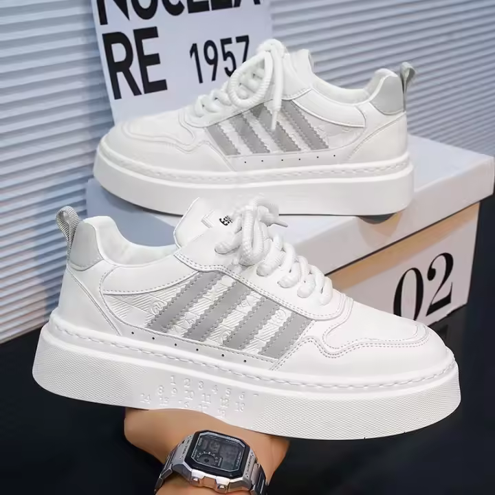 Zapatos blancos transpirables para hombre, zapatillas de deporte informales con plataforma que combinan con todo, a la moda, primavera 2025 - 1
