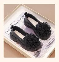 Zapatos de cuero informales para niñas, zapatos planos sin cordones para niños, mocasines de fiesta negros para la escuela, primavera y otoño, bola peluda bonita, 2025 - details 5