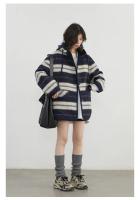 Abrigos de plumas para mujer, chaqueta holgada de un solo pecho con capucha y rayas contrastantes, chaqueta femenina para Otoño e Invierno 2024 - details 17