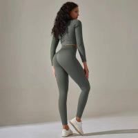 Conjunto de yoga sin costuras para mujer, top corto de manga larga, sujetador deportivo, leggings para correr de cintura alta, ropa de gimnasio - details 37
