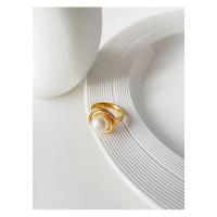 Anillo elegante de perlas de imitación envueltas en alambre de acero inoxidable para mujer, anillos clásicos chapados en Pvd en oro, resistentes al agua, regalos de cumpleaños - details 2