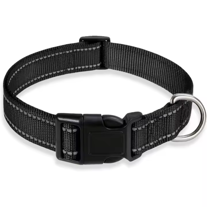 Collar reflectante para perros medianos y grandes, acolchado de neopreno suave, nailon transpirable, ajustable, 25 a 60 centímetros - 1