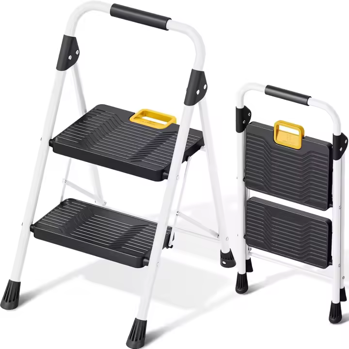 Plegable 2 Peldaños, Carga hasta 360 kg, con Bloqueo de Seguridad, Pedales Anchos Antideslizantes, Pasamanos, Escalera Doméstica Ligera de Acero Hogar Cocina Oficina Armarios, Blanco - 1