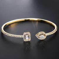 Brazaletes de Color dorado con geometría de lujo para mujer, pulseras de circonia cúbica a la moda, joyería diaria para fiesta INS. - details 5
