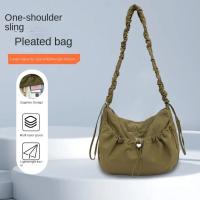 Bolso de hombro plisado de nailon a la moda, bolso cruzado con cordón de estilo coreano de Color sólido, bolso de mano ligero de gran capacidad para niñas - details 12