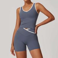 Scrunch - Conjunto de yoga corto para mujer, sujetador relleno en contraste rosa, pantalones cortos cruzados, pantalones deportivos de cintura alta, Fiess Gym Tre, ropa deportiva - details 34