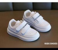Zapatillas de deporte blancas para niños y niñas, zapatos de tenis escolares informales transpirables de cuero PU, zapatos deportivos antideslizantes a la moda - details 5