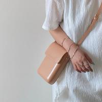 Bolso cruzado magnético de moda para mujeres Diseño vertical elegante Mini bolso de hombro de cuero PU Diseño minimalista para el teléfono - details 20