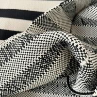 Bolso de Mano Tejido a Mano con Rayas Anchas Nuevo Minimalista Coreano para Mujeres Bolso de Pulsera Reutilizable para Estudiantes y Compras - details 10