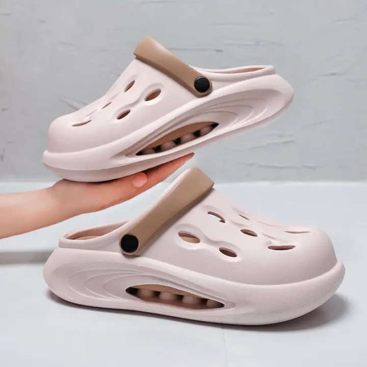 Nuevo agujero zapatos zapatillas de los hombres de moda exterior desgaste de las mujeres antideslizante de gama alta de verano al aire libre hogar baño interior no maloliente pies hombres - 1