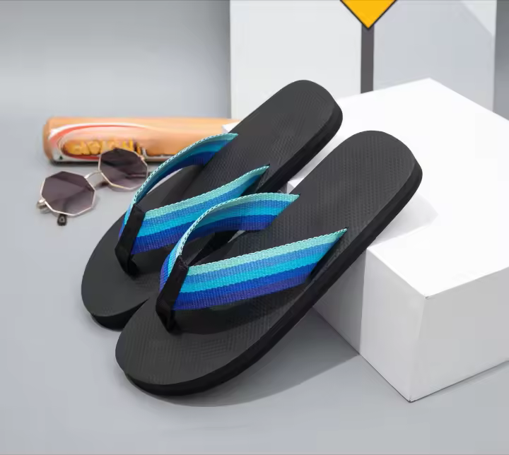 Nuevas chanclas creativas divertidas de fondo grueso para el hogar en la playa - 1