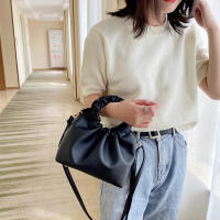 Bolso de mano con diseño de lujo para mujer, bolsa de mano de piel sintética, tipo Hobo, a la moda, de marca, para uso diario - details 2