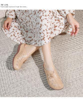 2025 Zapatos de mujer de suela blanda hueca europeos y americanos para pies gordos y anchos, nuevos zapatos de playa Baotou de alta gama de verano para mujer con suelas gruesas y medias pantuflas - details 9