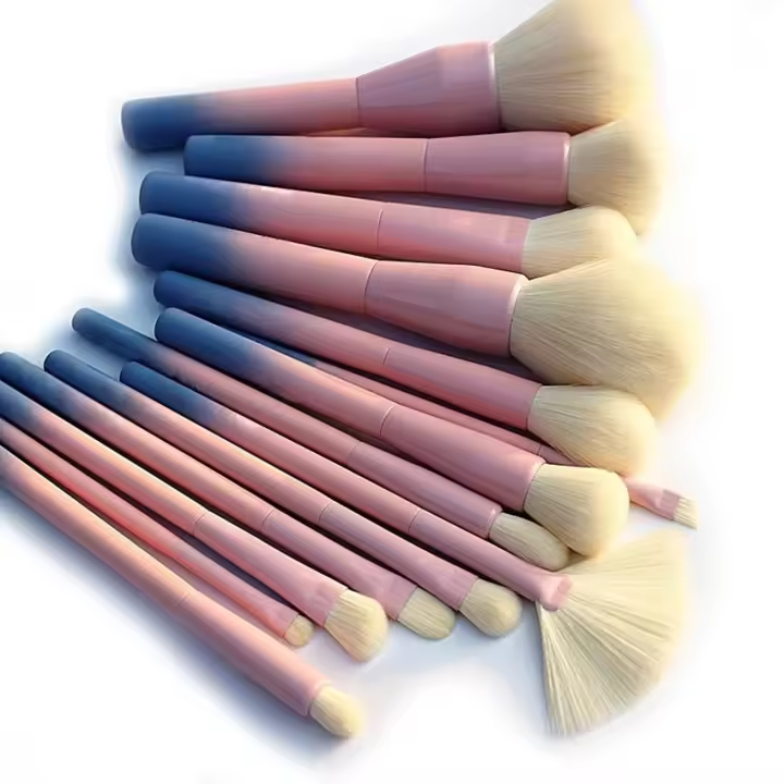 Juego de Brochas de Maquillaje Suave de 14 Piezas Mezcla de Base, Sombra de Ojos, Colorete - 1