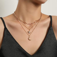Collar con colgante de media luna tridimensional a la moda para mujer, collar con hexagrama de diamante de temperatura multicapa - details 0