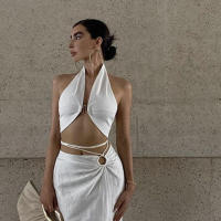 BUNO-Camiseta sin mangas con cuello Halter y hombros descubiertos, Top corto elegante sin tirantes y espalda descubierta, camisola ajustada para fiesta callejera para mujer - details 5