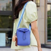 Bolsa cruzada para botella de agua de estilo coreano, bolsa portátil impermeable para botella de agua, bolsa para teléfono móvil con cordón de nailon y parte superior abierta - details 9