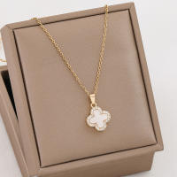 Colgante de mujer con diseño de doble cara de trébol de diamantes completo de acero inoxidable Black King - details 3