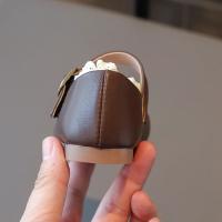 2025 nuevos zapatos planos para niños, zapatos sencillos de cuero de princesa Lolita para niñas, zapatos informales de moda plisados y versátiles para caminar para niños - details 19