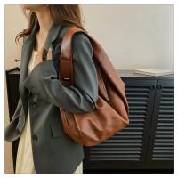 Bolsos de hombro grandes negros para mujer, bolso de compras grande, bolso cruzado de cuero suave de calidad de Color sólido, bolso de mano de viaje para mujer - details 12