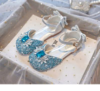 Nuevos zapatos plateados de cristal con suela blanda Baotou, zapatos de niña con diamantes de imitación, zapatos de rendimiento. - details 9