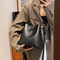 Bolso de hombro pequeño de cuero Pu para mujer, bandolera de cubo, informal, de alta calidad, a la moda - details 6